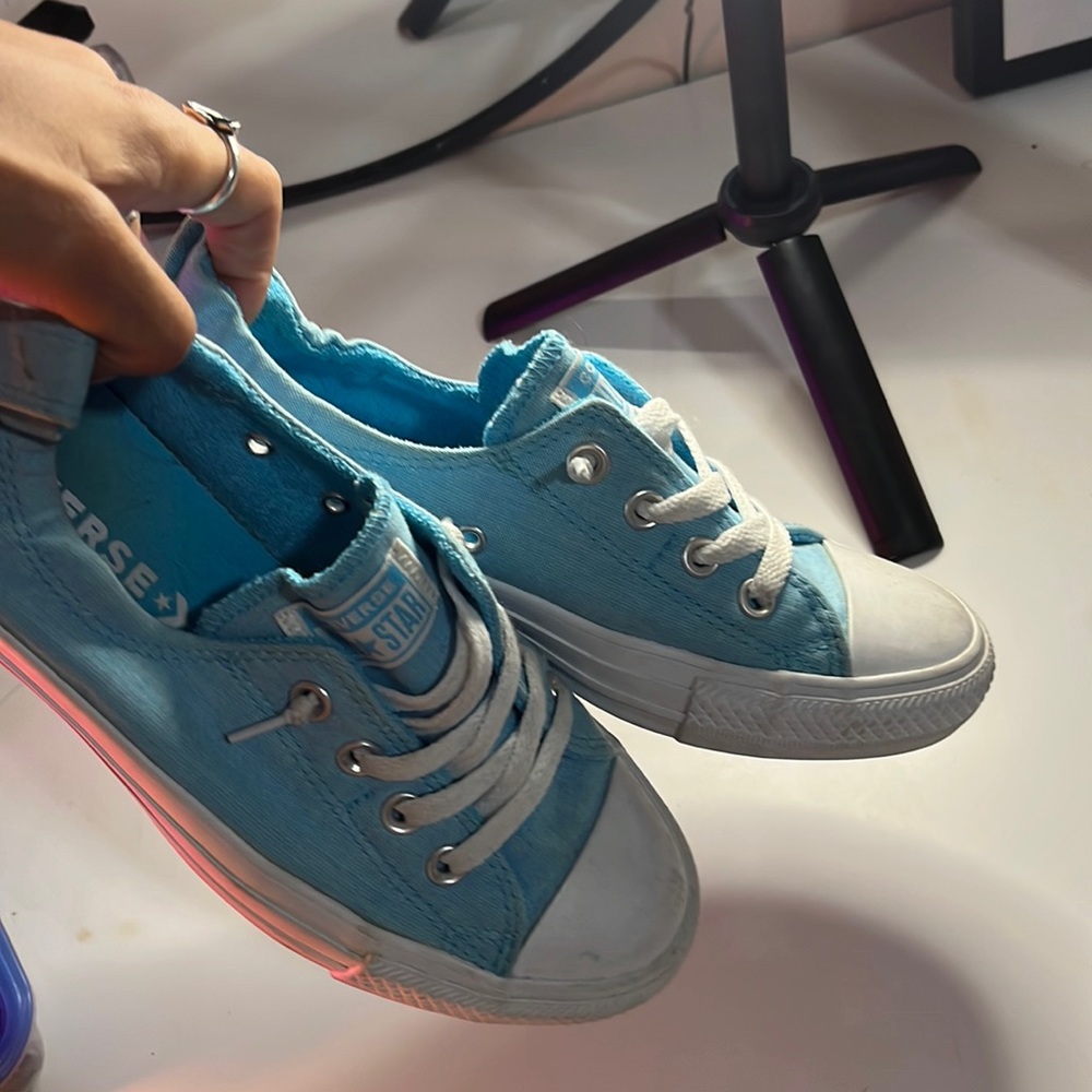 size 9 blue converse